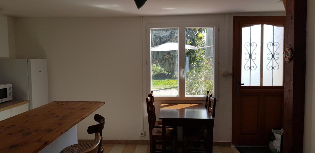 Petite Maison Refaite A Neuf Dans Mas Du 19Eme Siecle Arles Exteriör bild